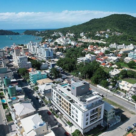 Adra 106 - Apartamento No Centro De Bombinhas - Rooftop Com Piscina E Academia - A Poucos Metros Da Praia - المظهر الخارجي الصورة
