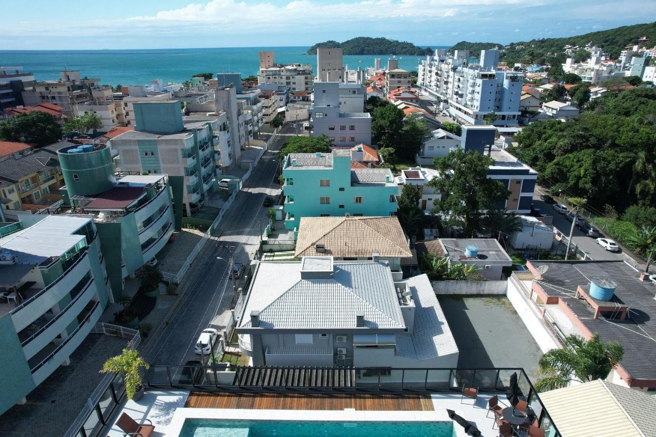Adra 106 - Apartamento No Centro De Bombinhas - Rooftop Com Piscina E Academia - A Poucos Metros Da Praia - المظهر الخارجي الصورة